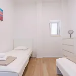 شقة Temi